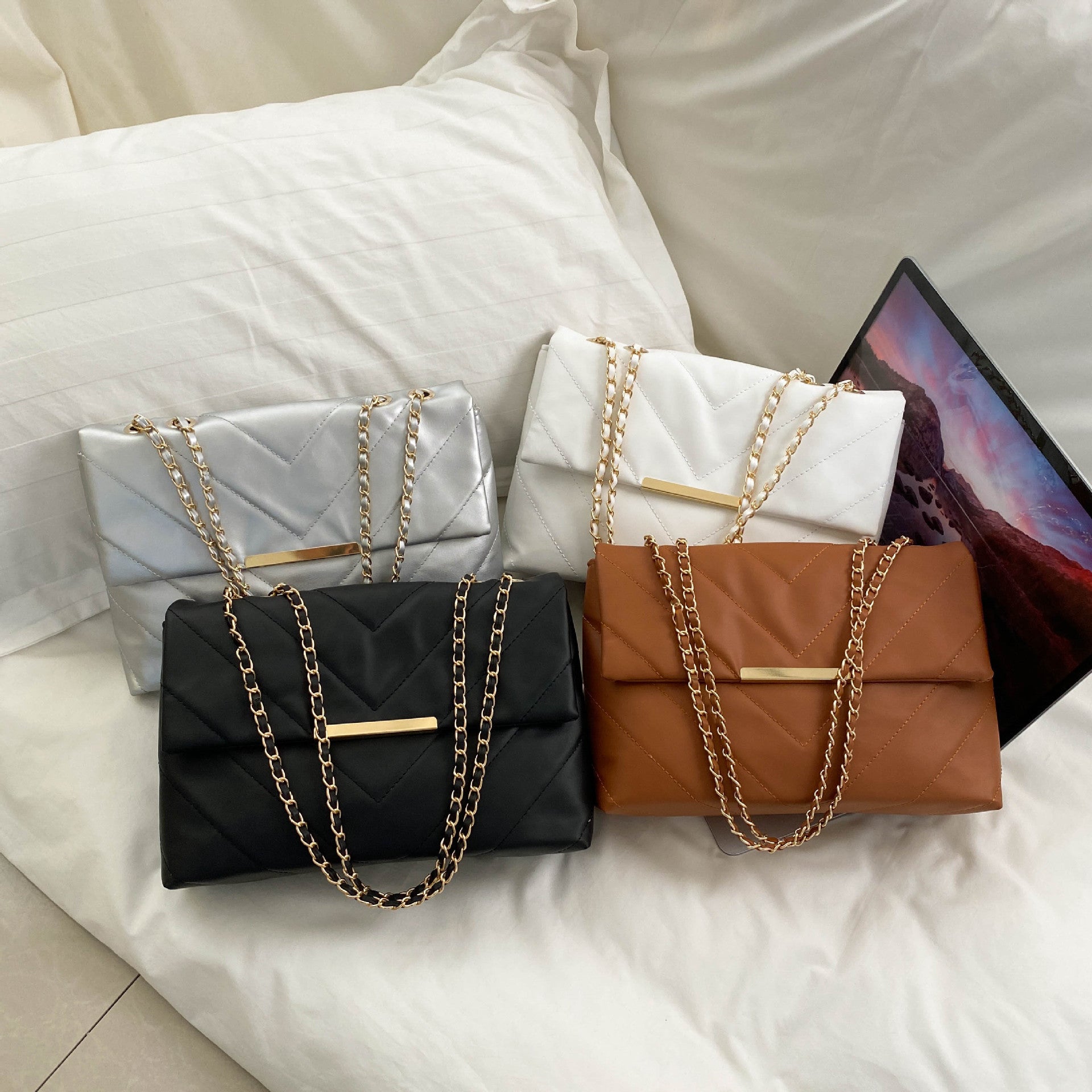 Simple Portable Casual Fashion Crossbody Diamond Embroidery Thread Chain Bag