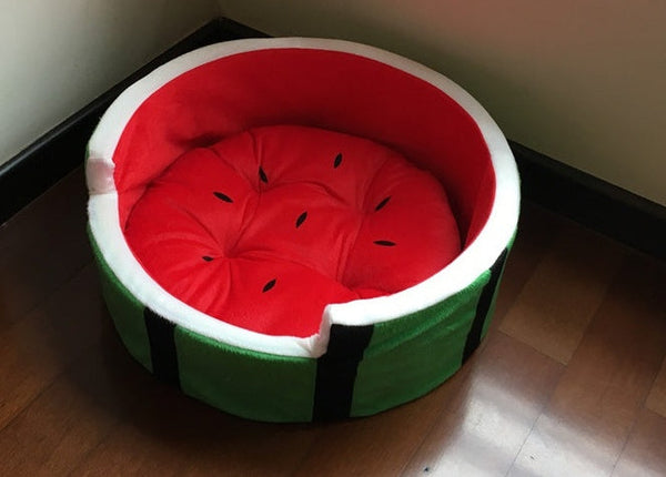 Four seasons kennel watermelon bed home quiet pets autumn and winter warm cat litter Teddy bear small dog cat watermelon nest Hanzuva