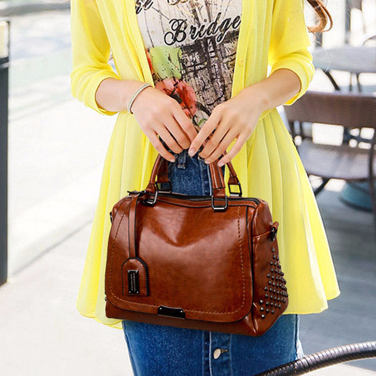 Fashionable And Versatile Soft Leather Messenger Bag Hanzuva
