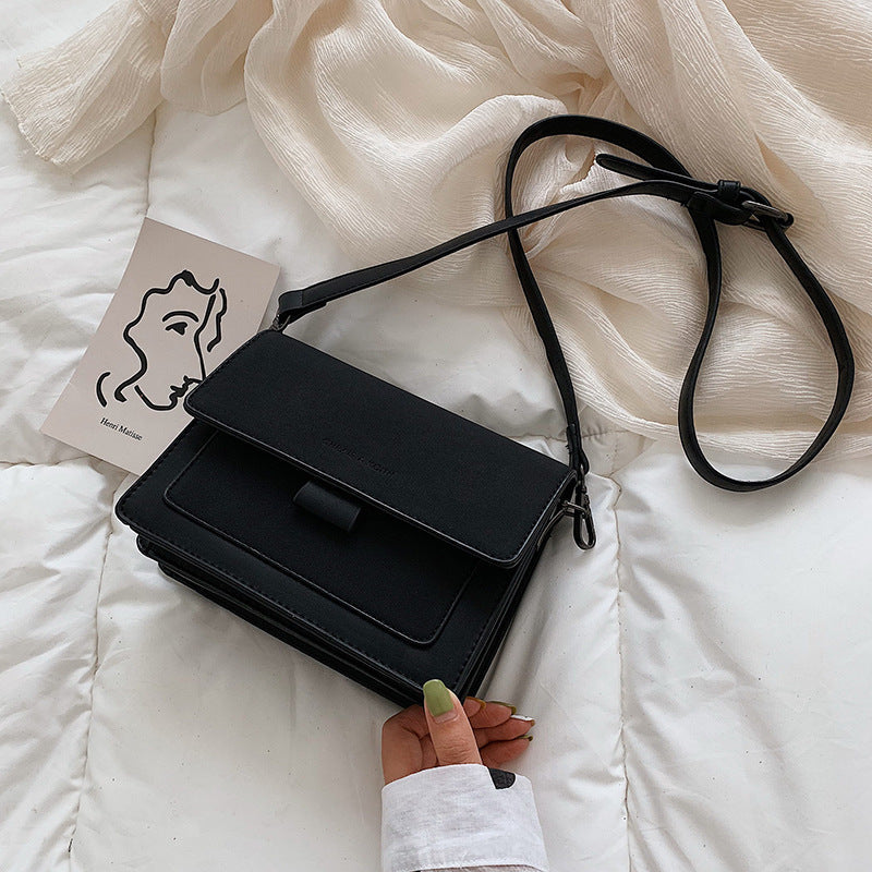 Contrast color small square bag Hanzuva