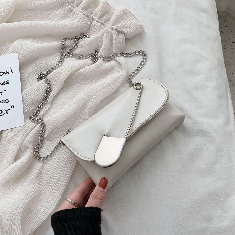 Pin chain shoulder bag Hanzuva