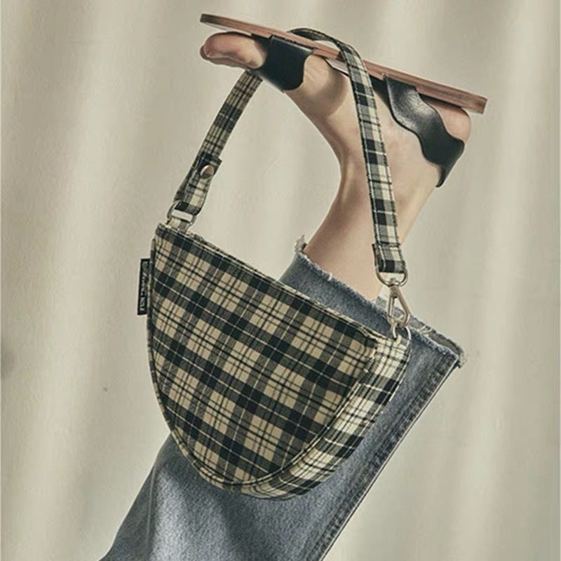 Striped plaid irregular saddle bag shoulder bag Hanzuva