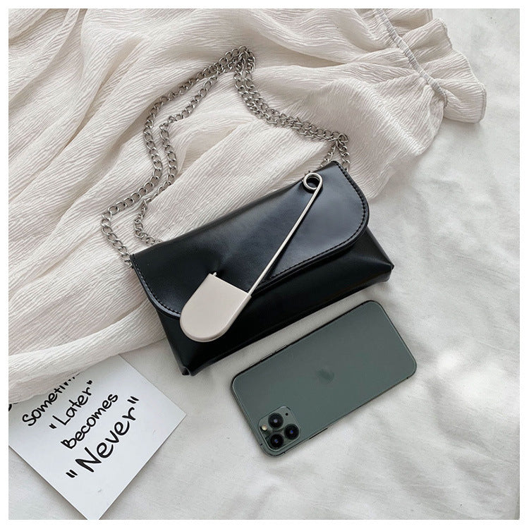 Pin chain shoulder bag Hanzuva