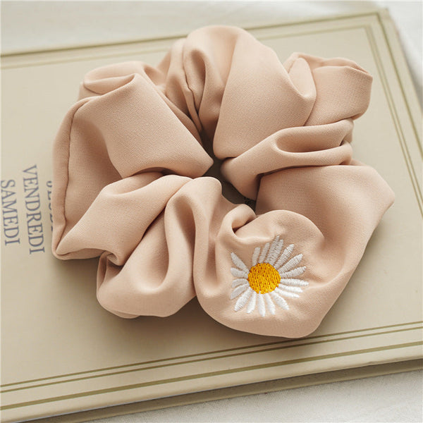 Daisy Embroidery Large Intestine Ring Hanzuva