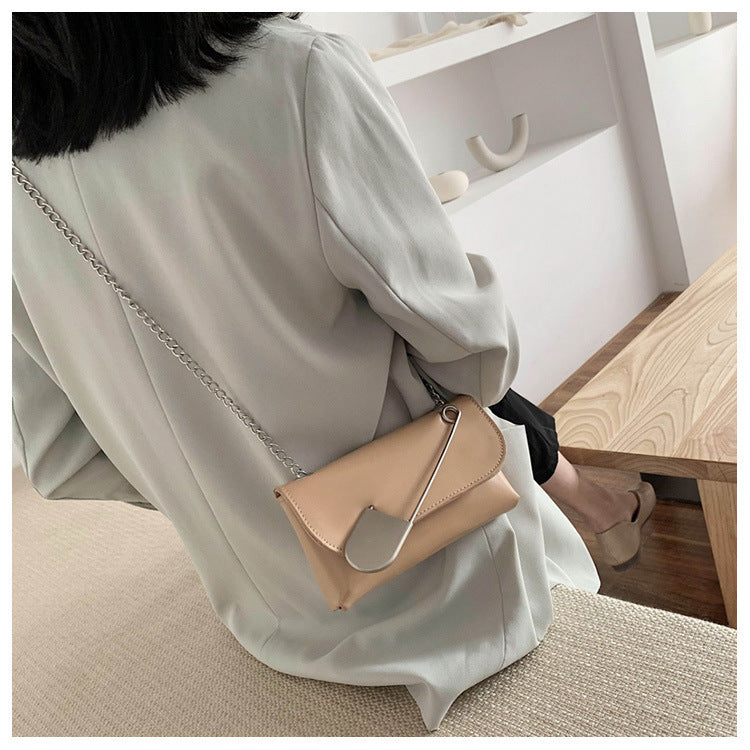 Pin chain shoulder bag Hanzuva