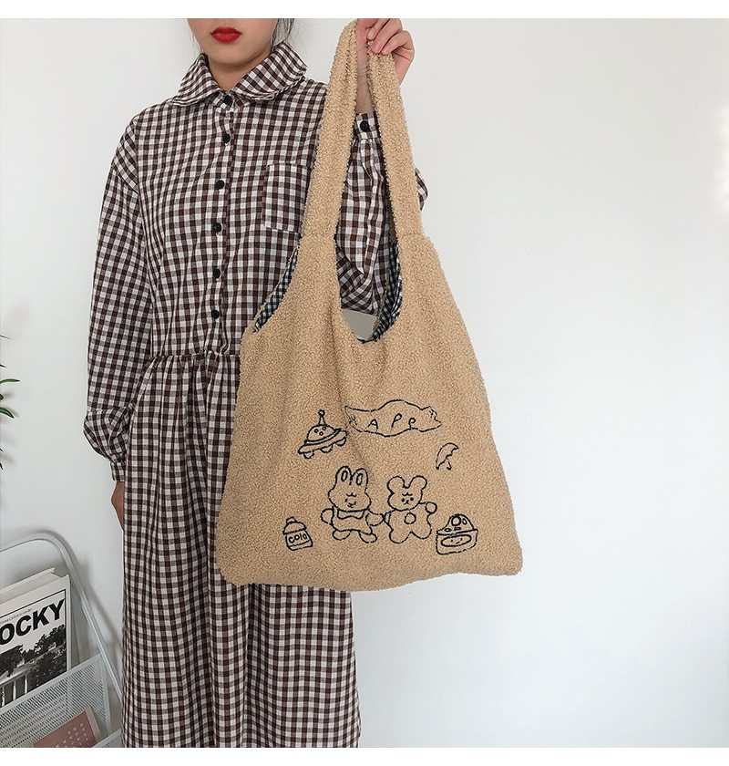 Plush Embroidery Large Capacity Leisure Shopping Bag Hanzuva