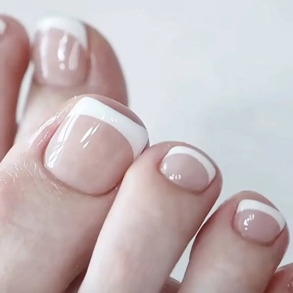 White French Toenail Wear In Summer Hanzuva