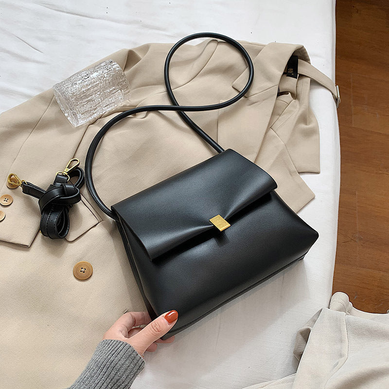 Niche design bag for women new fashion Winter retro soft leather fashion internet popular all-match shoulder bag messenger bag Hanzuva
