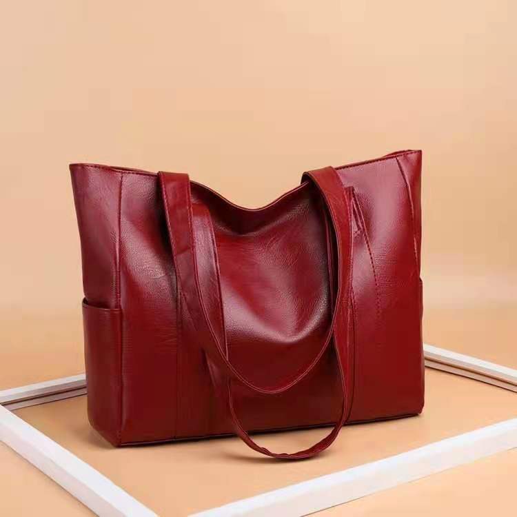 Retro Large Capacity Women's Shoulder Bag