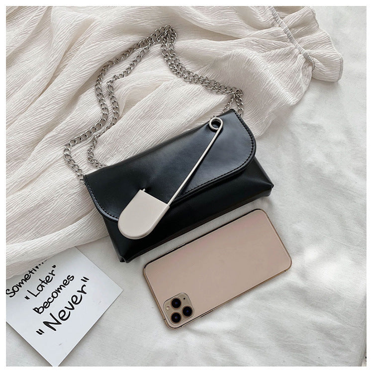 Pin chain shoulder bag Hanzuva