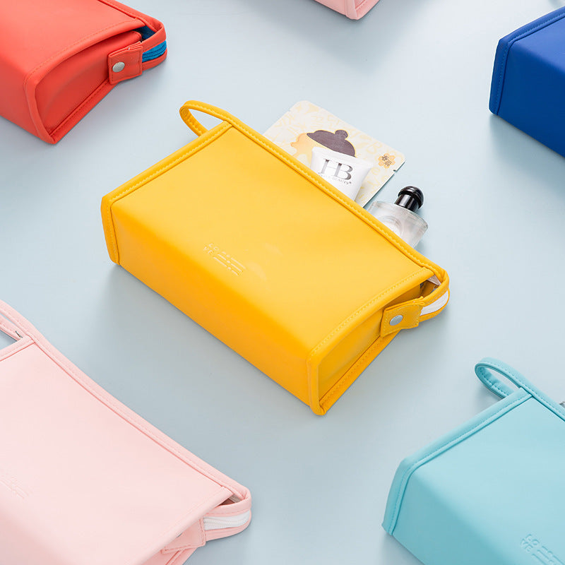 Portable PU cosmetic bag Large capacity triangle bag Hanzuva