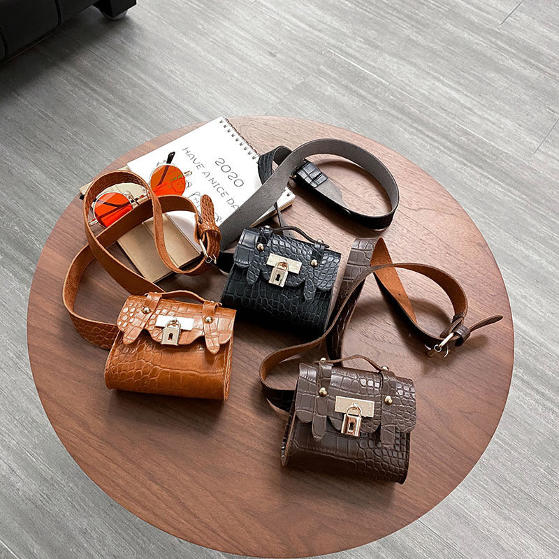 Chain Decoration Crocodile Belt Crossbody Bag
