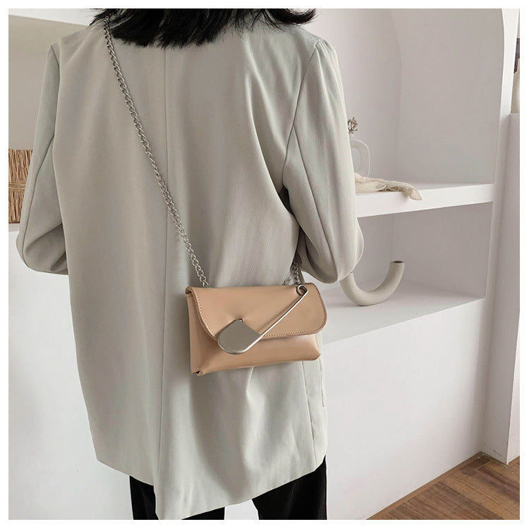 Pin chain shoulder bag Hanzuva