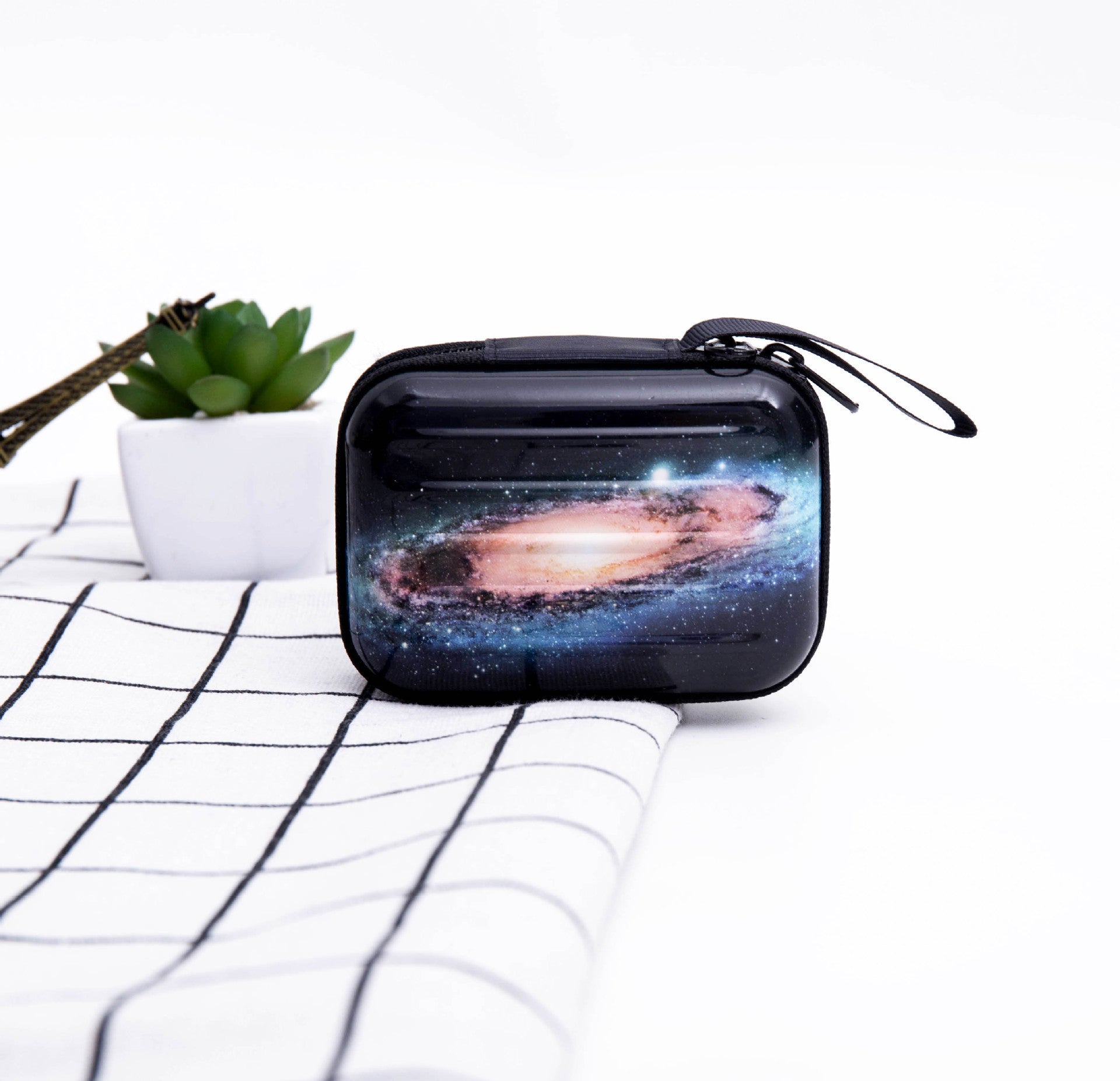 Tinplate coin purse Hanzuva