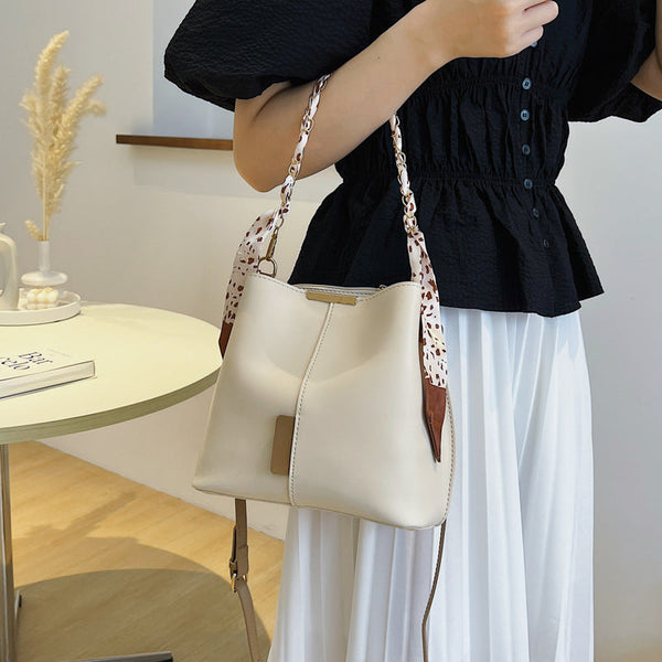 Fashion Big Bag Casual Women's Bag Fashion Retro Characteristic Messenger Bag Silk Scarf Portable Bucket Bag Hanzuva