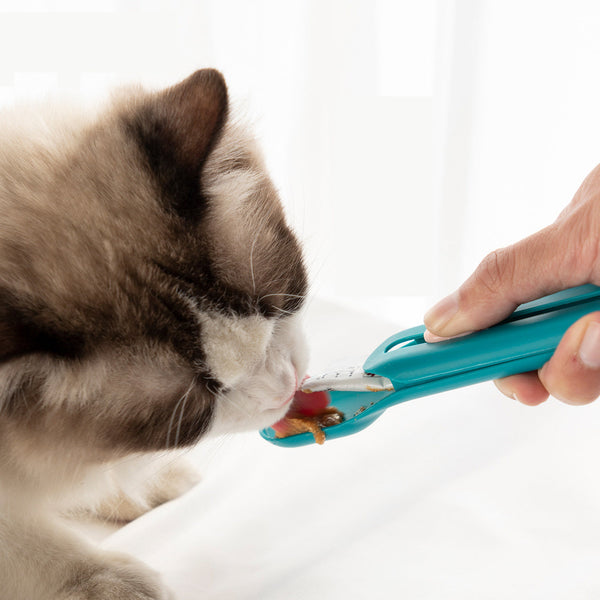 The Hot Cat Strip Spoon Feeder Squeezes Snack Pet Feeding Tools Hanzuva