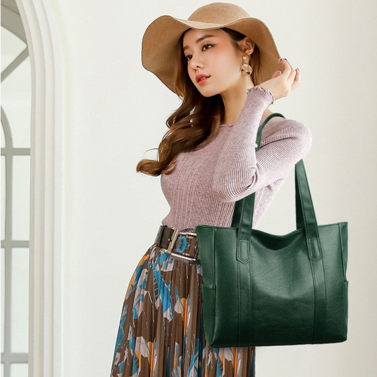 Retro Large Capacity Women's Shoulder Bag